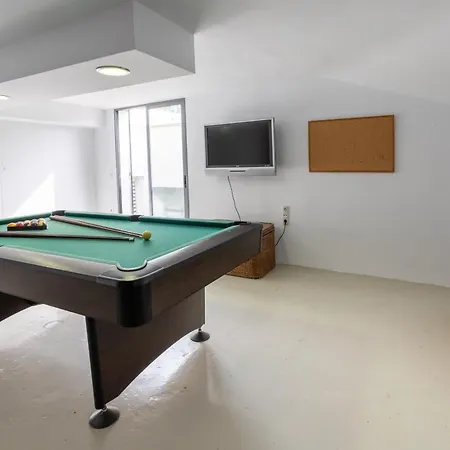 Con Piscina Privada - Golf 2 *